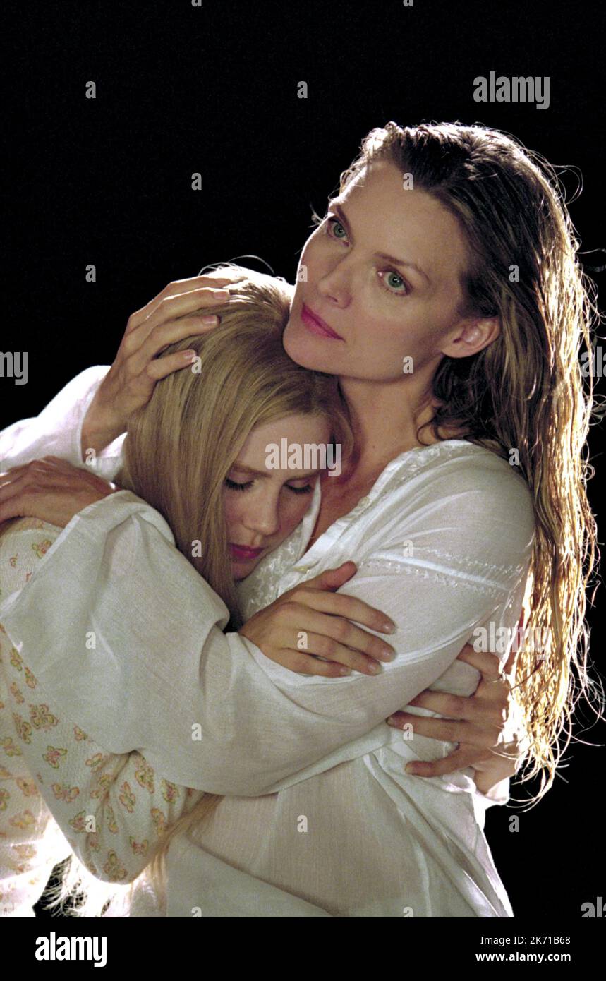 ALISON LOHMAN, Michelle Pfeiffer, WHITE OLEANDER, 2002 Banque D'Images