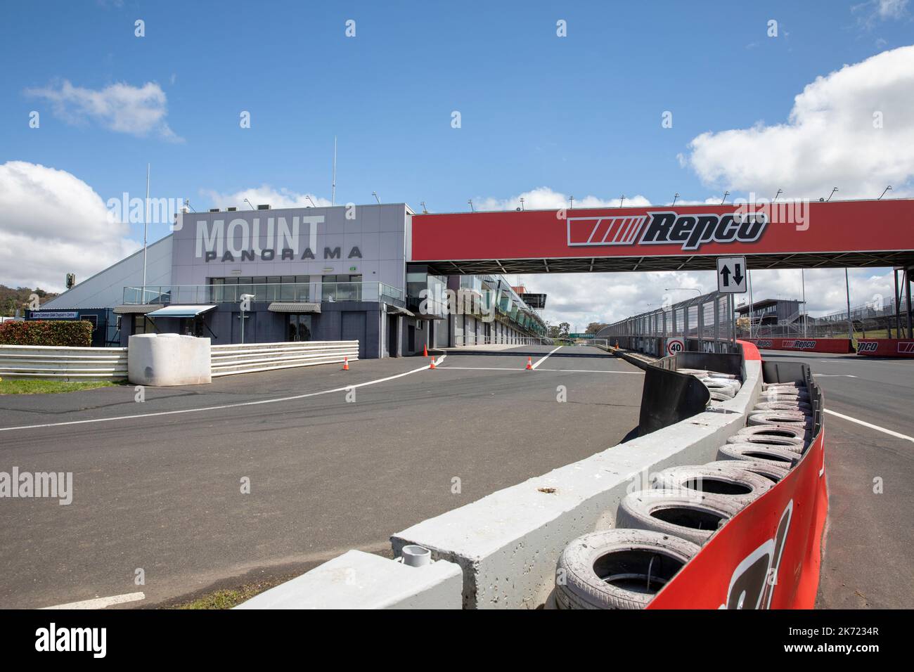Circuit de course automobile de Mount Panorama à Bathurst, Nouvelle-Galles du Sud, la piste accueille la course automobile Bathurst 1000 et est une route publique, Nouvelle-Galles du Sud, Australie Banque D'Images