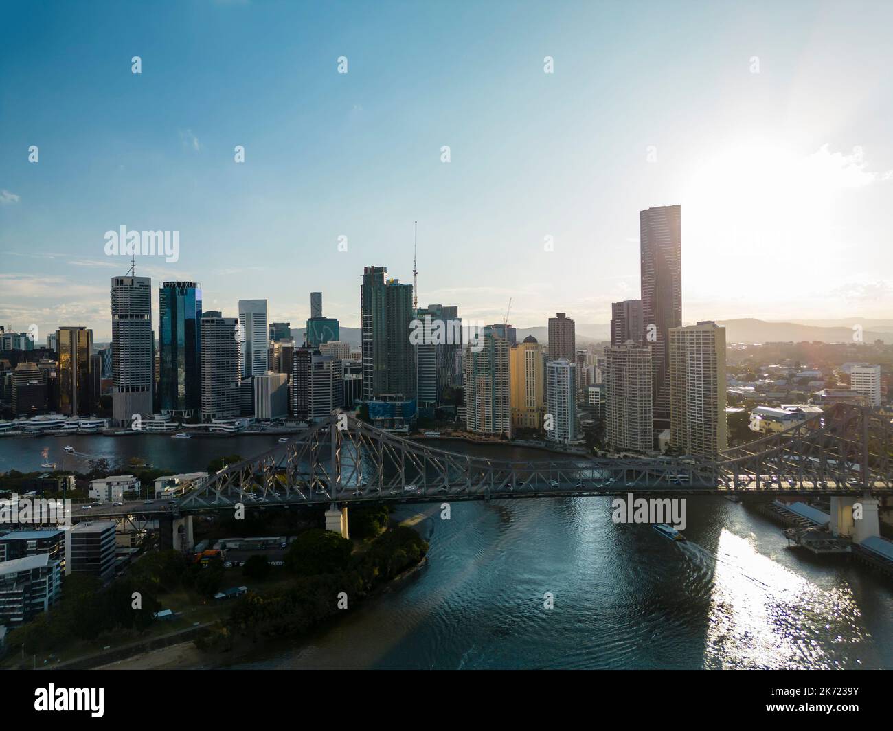 Vue aérienne de Brisbane en Australie au coucher du soleil Banque D'Images
