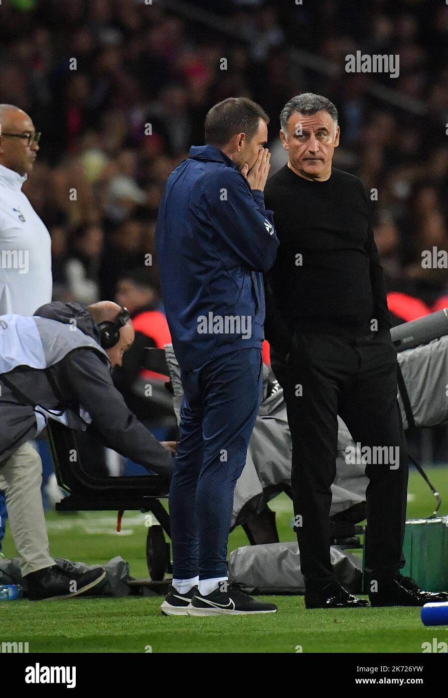 Christophe Galtier, entraîneur en chef du PSG, lors de la Ligue 1 Uber Eats Match Paris Saint-Germain v Olympique de Marseille au stade du Parc des Princes sur 16 octobre 2022 à Paris, France. Photo de Christian Liewig/ABACAPRESS.COM Banque D'Images