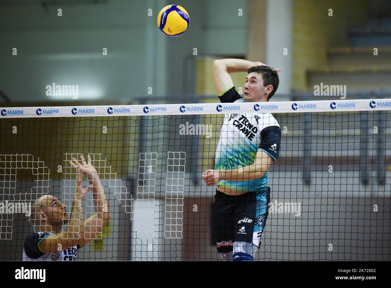 PalaBianchini, Latina, Italie, 16 octobre 2022, Attaque Petkovic Dusan (Pallavolo Padova) pendant Top Volley Cisterna vs Pallavolo Padova - Volleyball Banque D'Images