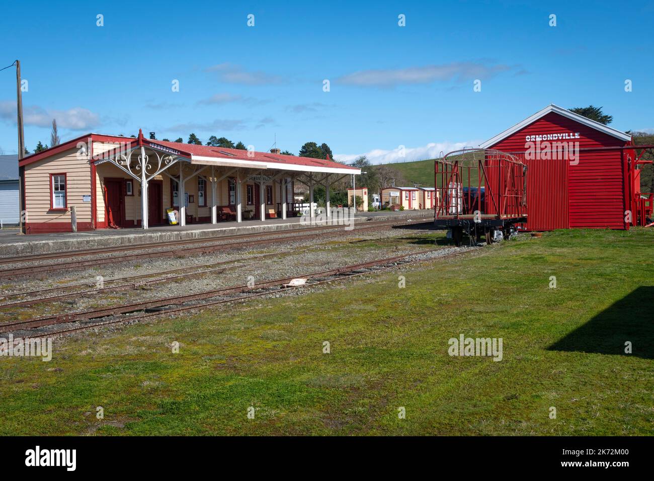 Gare historique restaurée et hangar à marchandises, Ormondville, district de Tararua, Île du Nord, Nouvelle-Zélande Banque D'Images