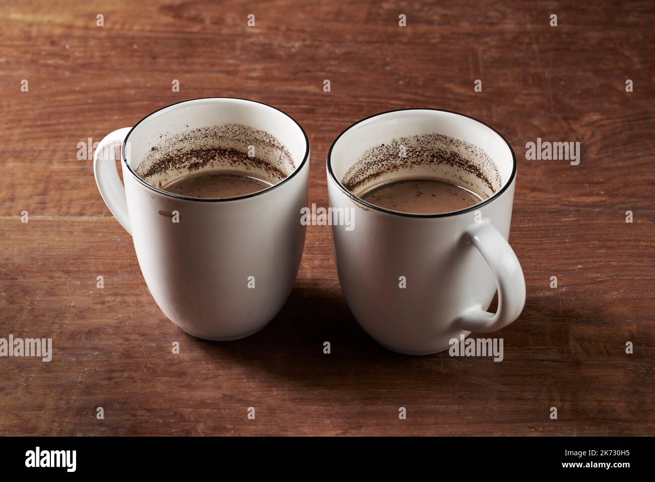 Deux verres de café au lait Banque D'Images