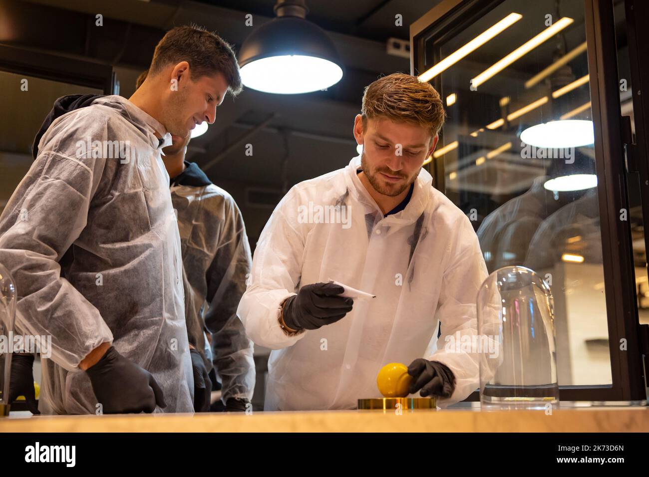 David Goffin belge photographié lors d'une journée médiatique au musée Chocolate Nation, en prévision du tournoi ATP de tennis ouvert européen, à Anvers, le lundi 17 octobre 2022. BELGA PHOTO DAVID PINTENS Banque D'Images