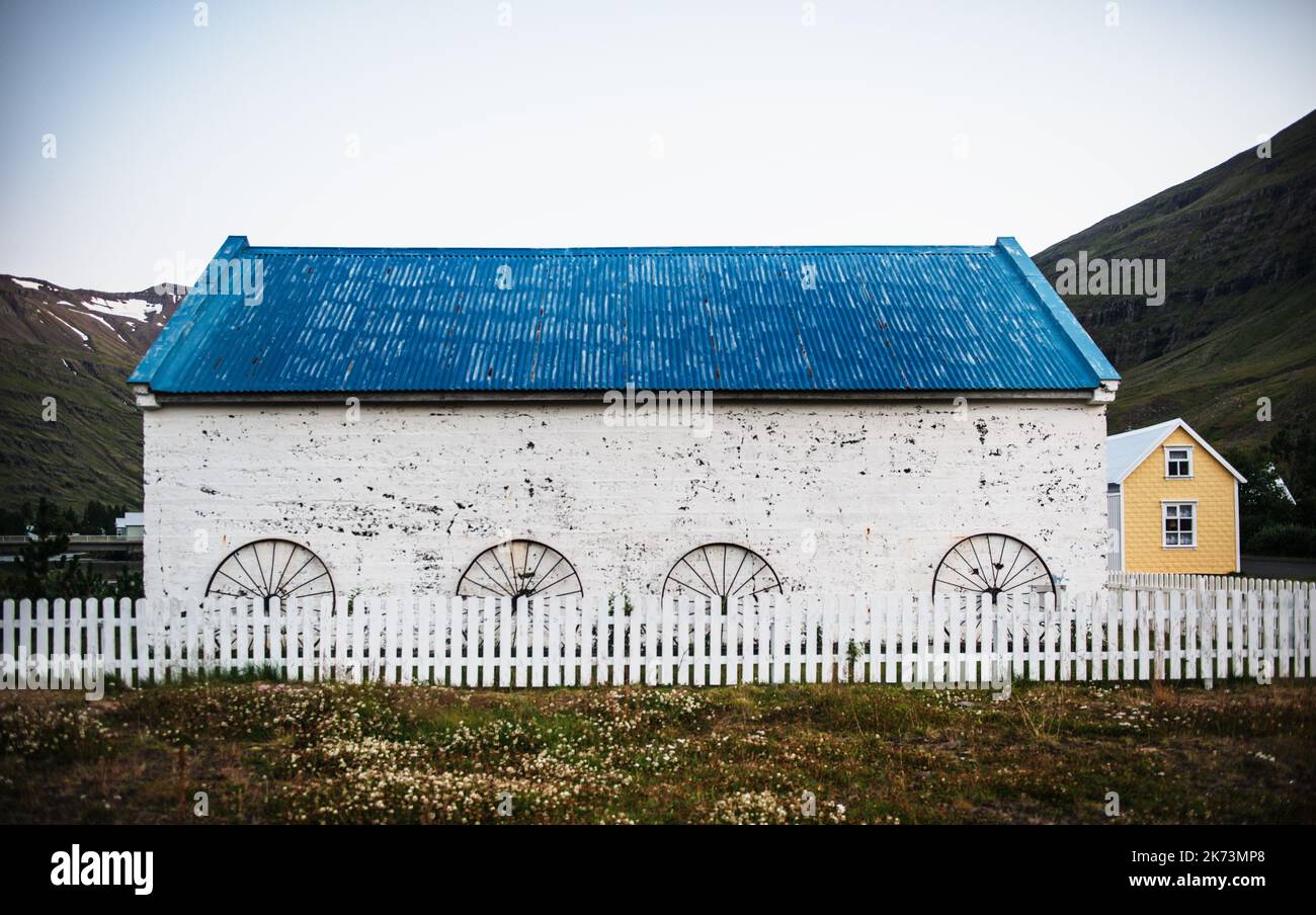 Architecture scandinave traditionnelle dans le village de Seydisfjordur, seyðisfjörður, Islande, Scandinavie, Europe Banque D'Images