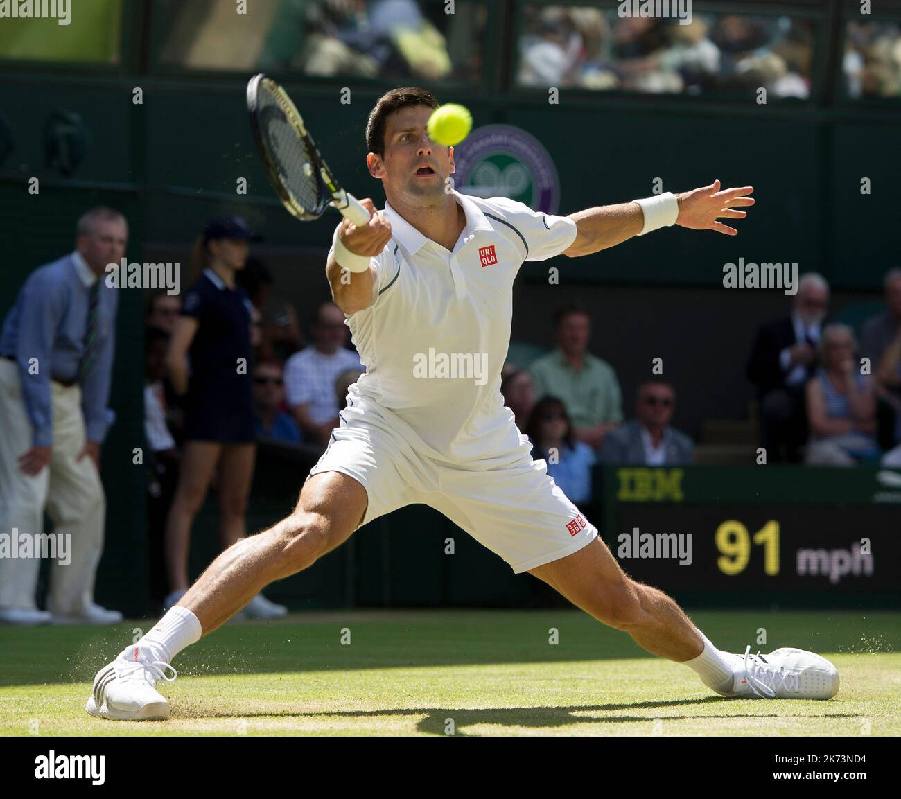 10/07/15. AELTC, Wimbledon Championships 2015, Wimbledon, Londres. Hommes célibataires semi final, Novak Djokovic (SRB) (1) contre Richard Gasquet (FRA) (21) CEN Banque D'Images