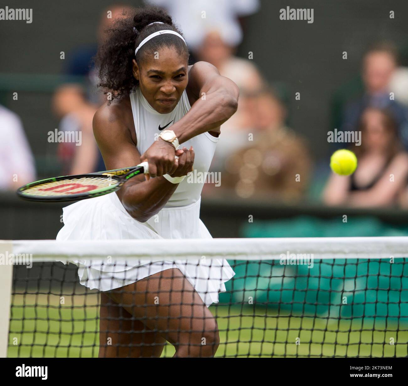 09/07/2016. Wimbledon 2016. Jour 12, Centre court, finale des femmes célibataires. Serena Williams (USA) contre Angelique Curber, (GER). Serena Williams en action. Banque D'Images