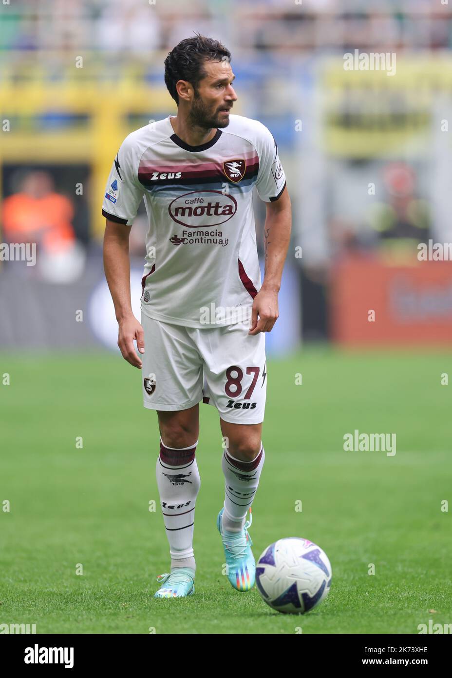 Milan, Italie, 16th octobre 2022. Antonio Candreva de Salernitana pendant la série Un match à Giuseppe Meazza, Milan. Le crédit photo devrait se lire: Jonathan Moscrop / Sportimage Banque D'Images