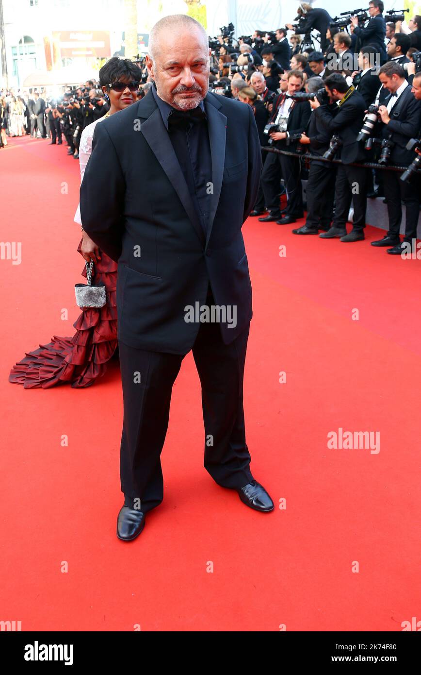 ; Le réalisateur français Jean-Pierre Jeunet pose alors qu'il arrive à 23 mai 2017 pour la cérémonie du '70th anniversaire' du Festival de Cannes, dans le sud de la France. Festival annuel du film de Cannes 70th à Cannes, France, mai 2017. Le festival du film se déroulera du 17 au 28 mai. Banque D'Images