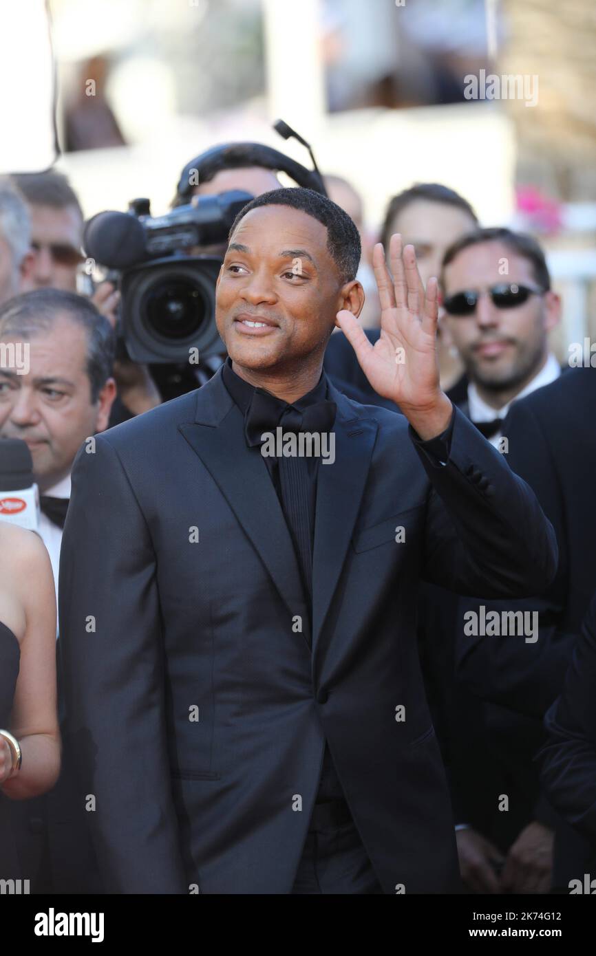 Palais des festivals à Cannes (06) 70ème Festival de Cannes montée des marches de la cérémonie de cloture photo : le jury du 70E Festival de cannes avec Will Smith, Agnes Jaoui, Paolo Sorrentino, Gabriel Yared et Jessica Chastain, Pedro Almodovar, maire de Cannes David Lisnard et Fan Bingbing, Parc Chan-wook et Maren Ade 70th Festival annuel du film de Cannes à Cannes, France, mai 2017. Le festival du film se déroulera du 17 au 28 mai. Banque D'Images