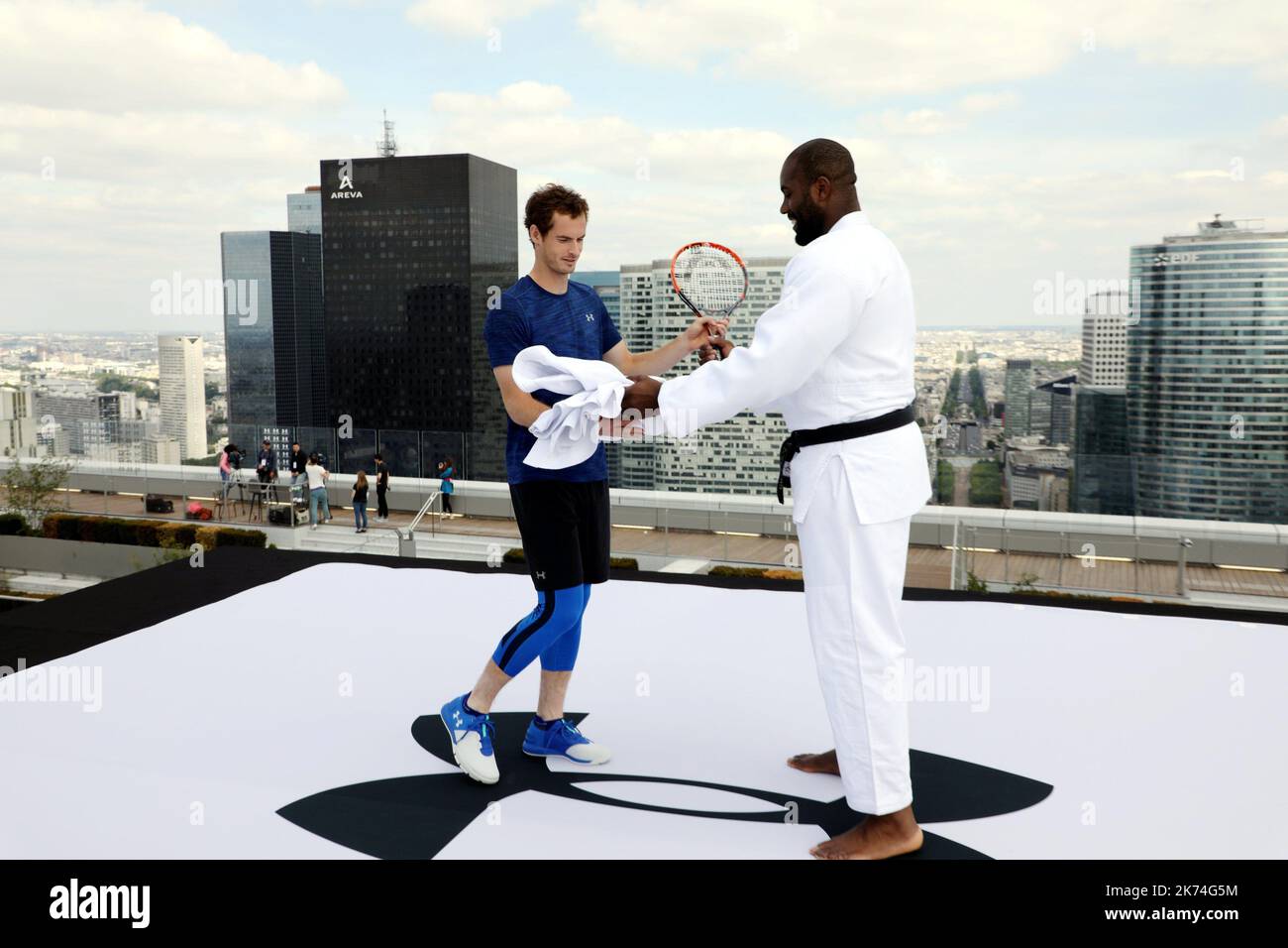 2017/05/30. SOUS ARMOUR PUBLICITÉ AVEC LES ATHLÈTES FRANÇAIS ANDY MURRAY ET TEDDY RINER.2017/05/30. SOUS LA PUBLICITÉ ARMOUR AVEC LES ATHLÈTES FRANÇAIS ANDY MURRAY ET TEDDY RINER Banque D'Images