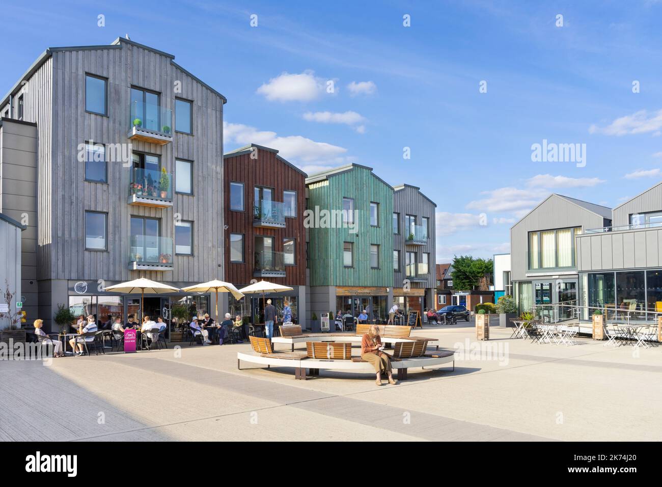 Cafés restaurants et magasins à Deben Wharf Woodbridge Suffolk Angleterre GB Europe Banque D'Images