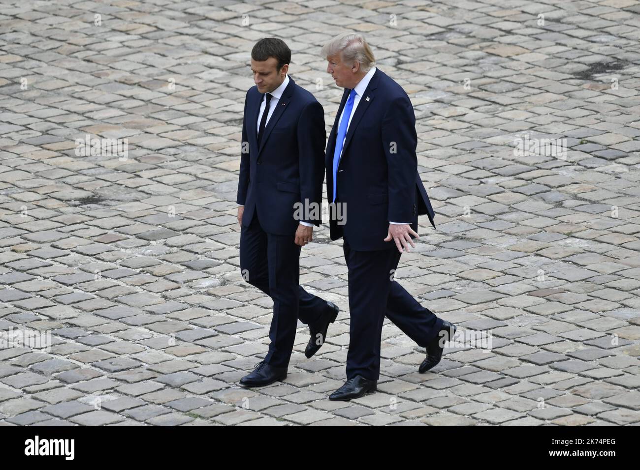 Emmanuel Macron reçoit Donald Trump - 13/07/2017 - France / Paris - Emmanuel Macron reçoit le président américain Donald Trump aux Invalides à Paris. Banque D'Images