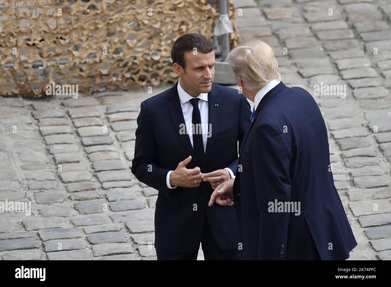Emmanuel Macron reçoit Donald Trump - 13/07/2017 - France / Paris - Emmanuel Macron reçoit le président américain Donald Trump aux Invalides à Paris. Banque D'Images