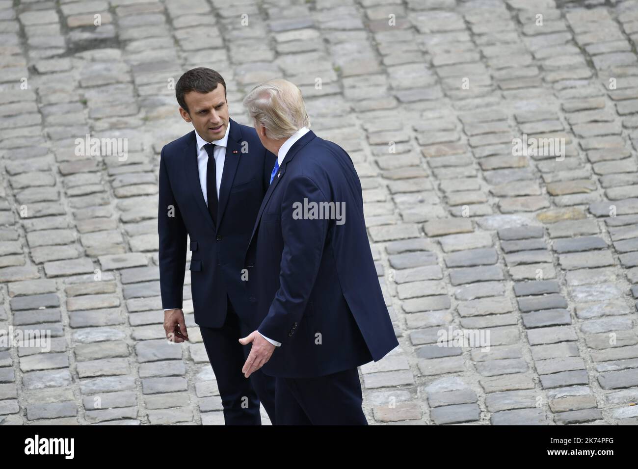 Emmanuel Macron reçoit Donald Trump - 13/07/2017 - France / Paris - Emmanuel Macron reçoit le président américain Donald Trump aux Invalides à Paris. Banque D'Images