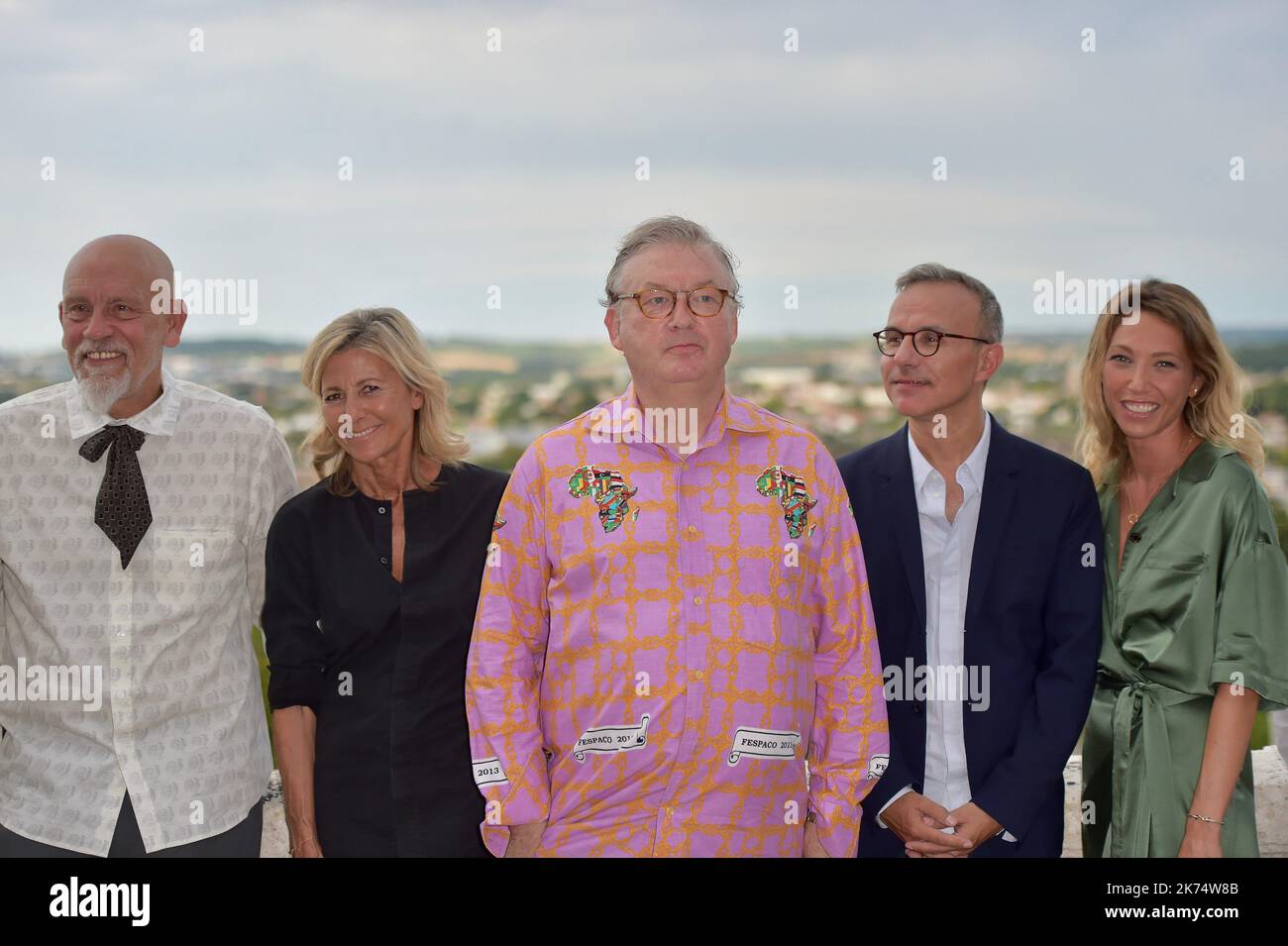 dominique Besnehard, claire chazal, john malcovich, philippe besson, laura smet arrivée pour le Festival du film francophone d'Angoulême Banque D'Images