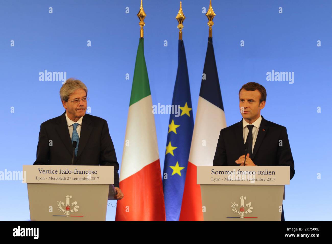 Le président français Emmanuel Macron et le Premier ministre italien Paolo Gentiloni donnent une conférence de presse au Sommet de France Italie - Vertice Italo-Francois - Sommet Franco-Italien, à Lyon sur 27 septembre 2017 Banque D'Images