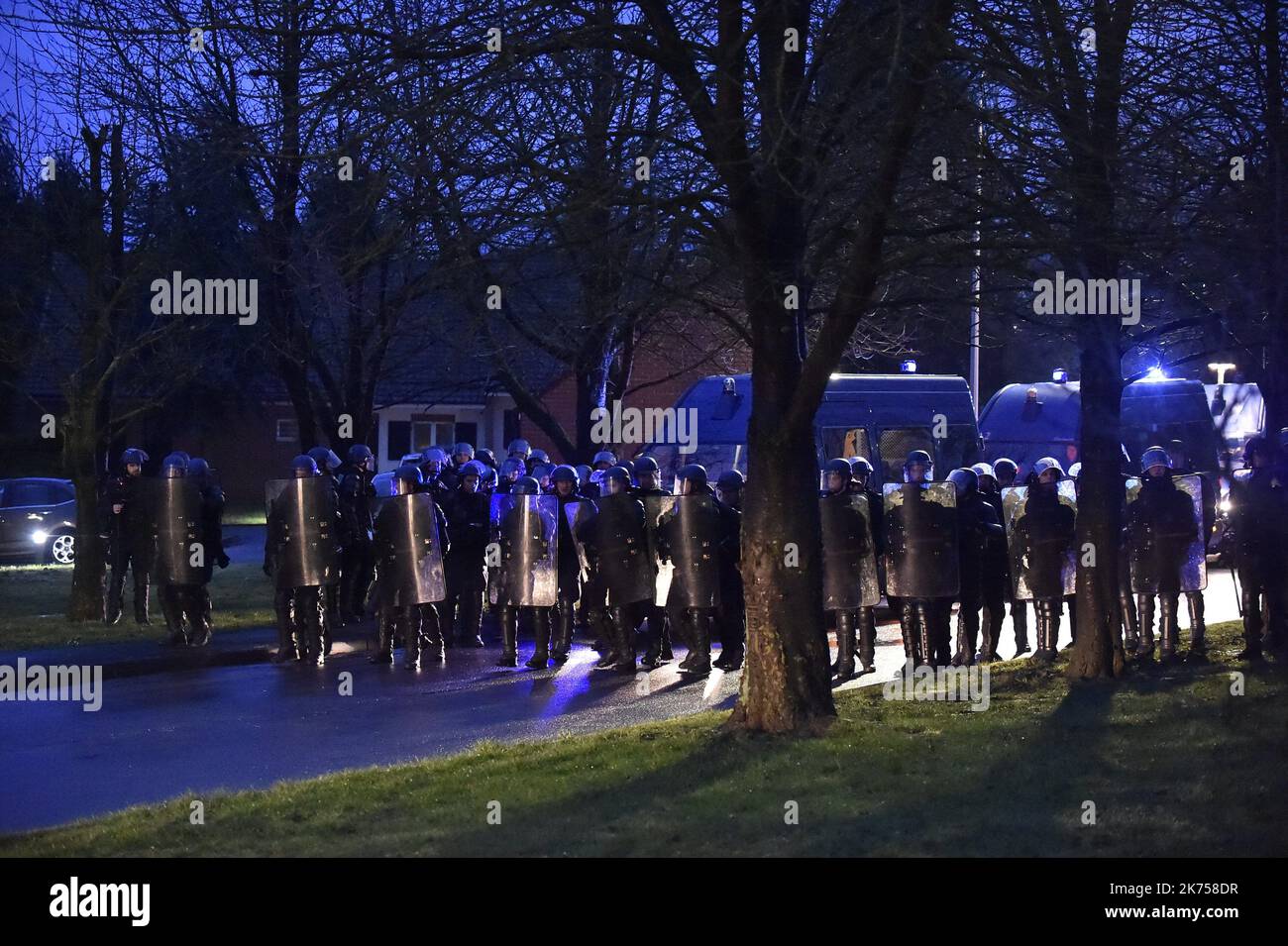 Les gardiens de prison continuent de bloquer les prisons pour protester contre leurs conditions de travail et les récentes attaques qu'ils ont subies au cours de leur travail. Banque D'Images