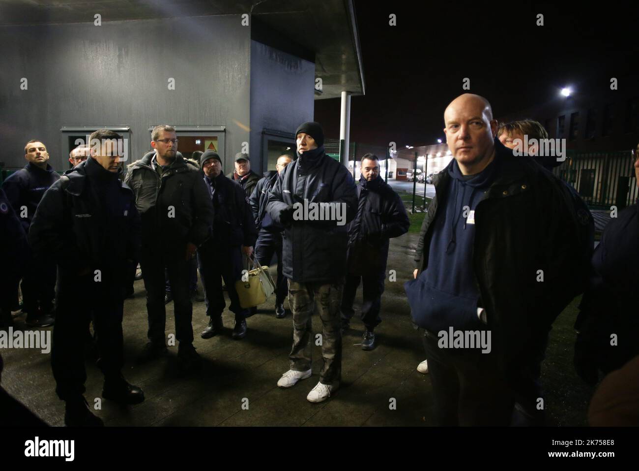 Les gardiens de prison continuent de bloquer les prisons pour protester contre leurs conditions de travail et les récentes attaques qu'ils ont subies au cours de leur travail. Banque D'Images