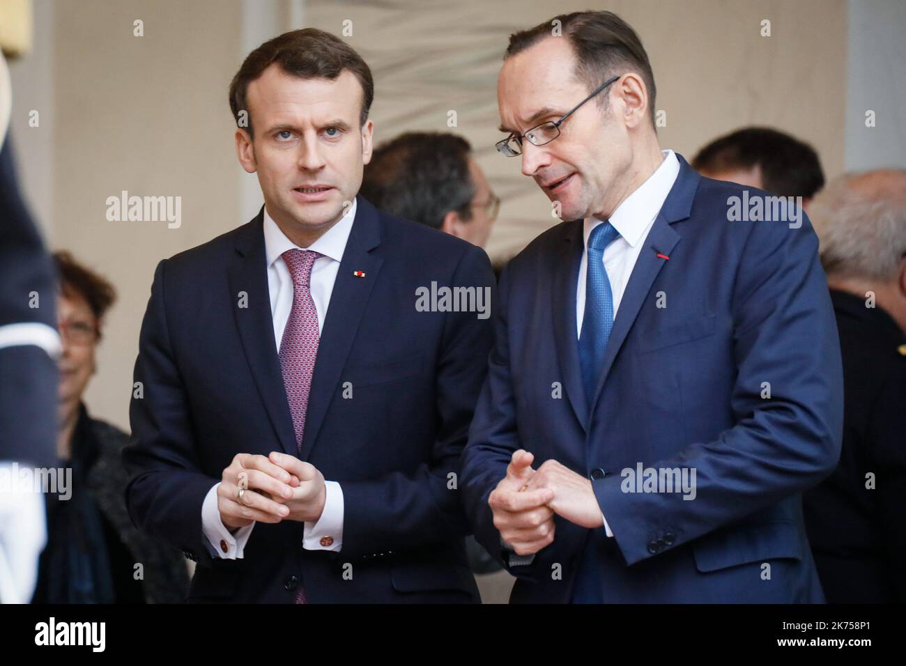 Le président français Emmanuel Macron rencontre son homologue arménien à l'Elysée Banque D'Images