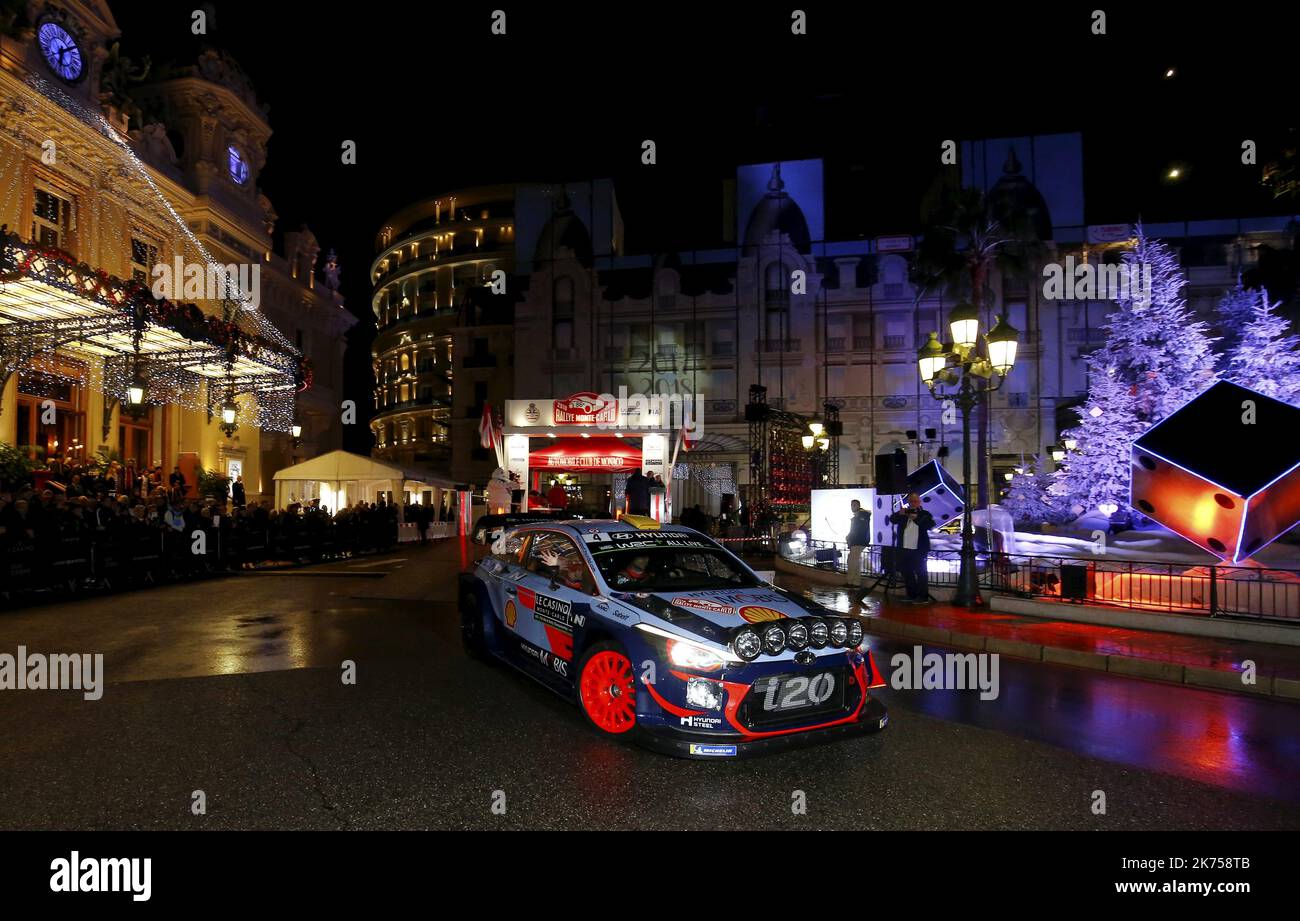 4- Andreas Mikkelsen et Anders Jaeger Synnevaag - Hyundai i20 coupe WRC LE 25/01/2018 début du rallye Monte Carlo d'ouverture de saison sur 25 janvier 2017 à Monte Carlo, Monaco. Banque D'Images