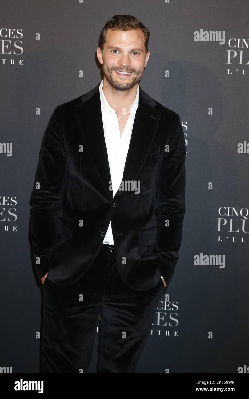 Jamie Dornan participe à la première de Paris « cinquante nuances libérées - 50 nuances plus clair » à la salle Pleyel à Paris, France Banque D'Images