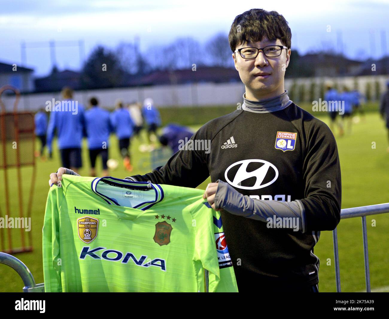 le fan de l'OL venu de Corée du sud pour voir l'OL pendant 10 jours SHIN YOUG GYU Banque D'Images