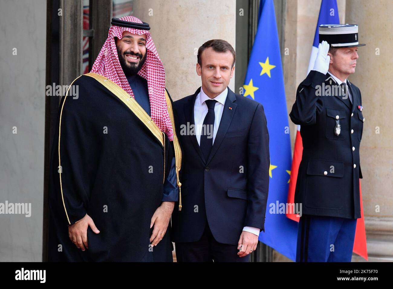 Le Président de la République, Emmanuel Macron a reçu le prince héréditaire Mohamed Bin Salman Bin Abdulaziz Al Saoud à l'Elysée. Banque D'Images