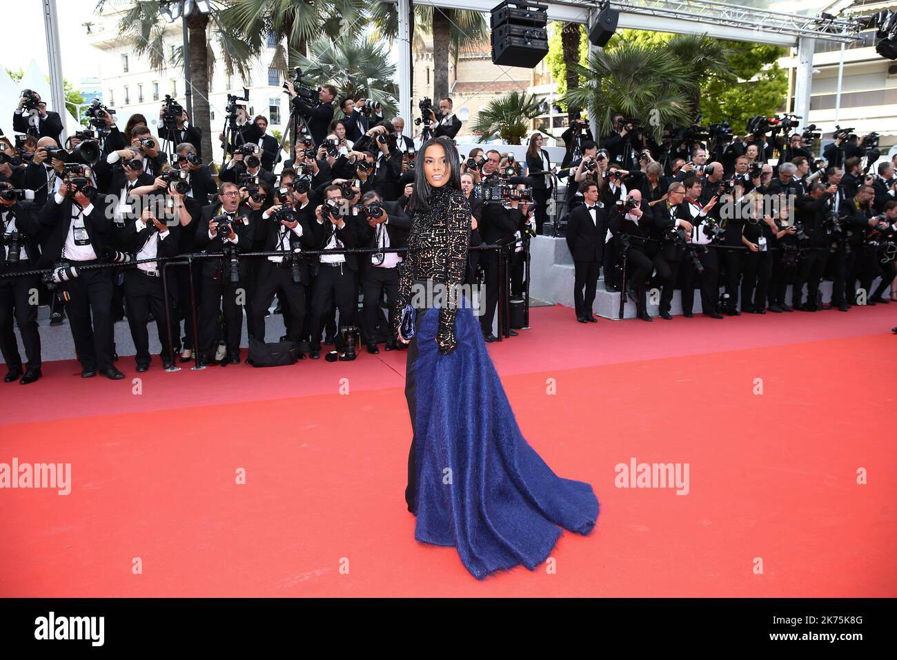 Shym assiste à la première Everybody Knows lors du Festival de Cannes 71st Banque D'Images