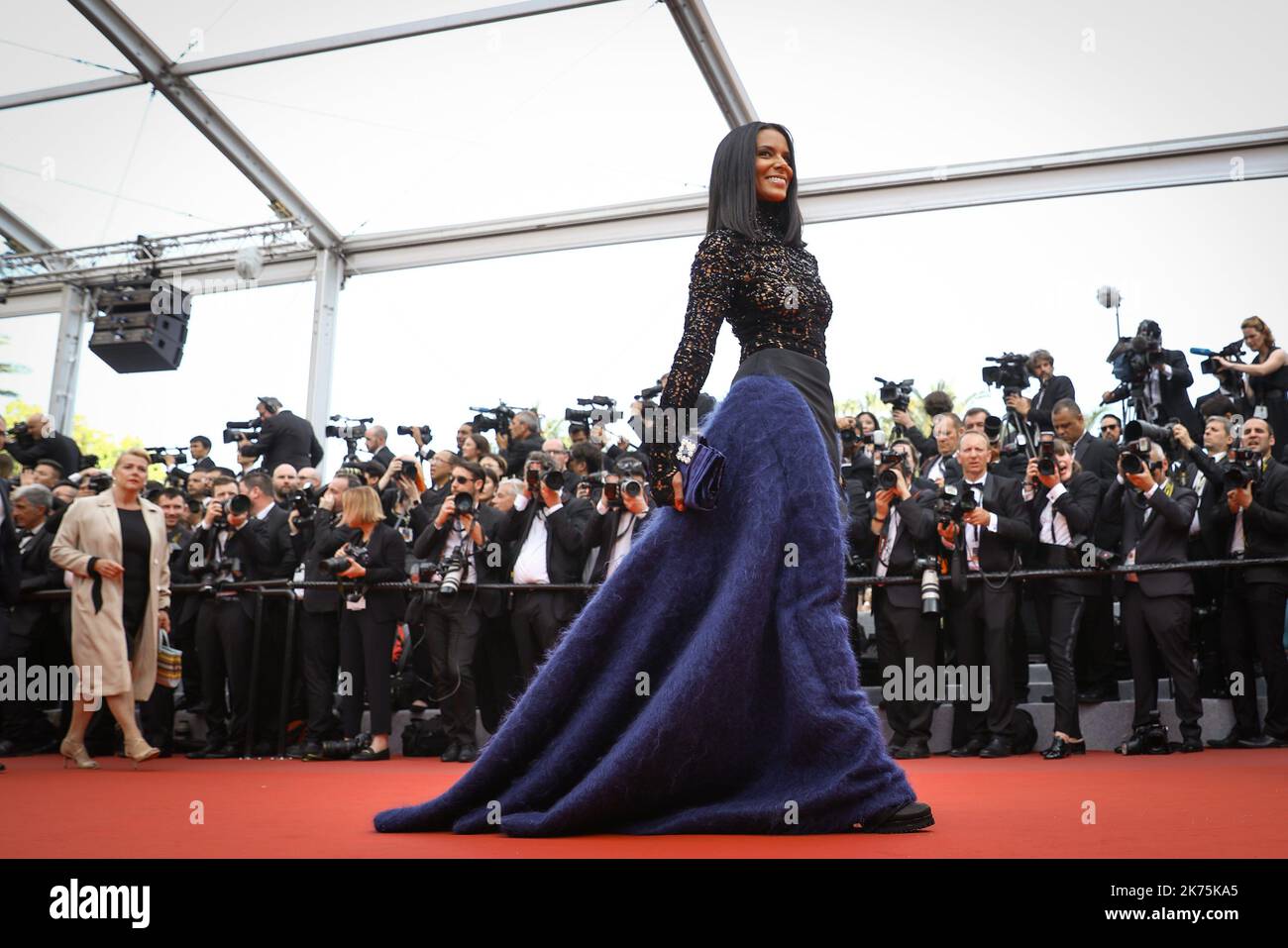 Shy va assister à la première Everybody Knows lors du Festival de Cannes 71st Banque D'Images