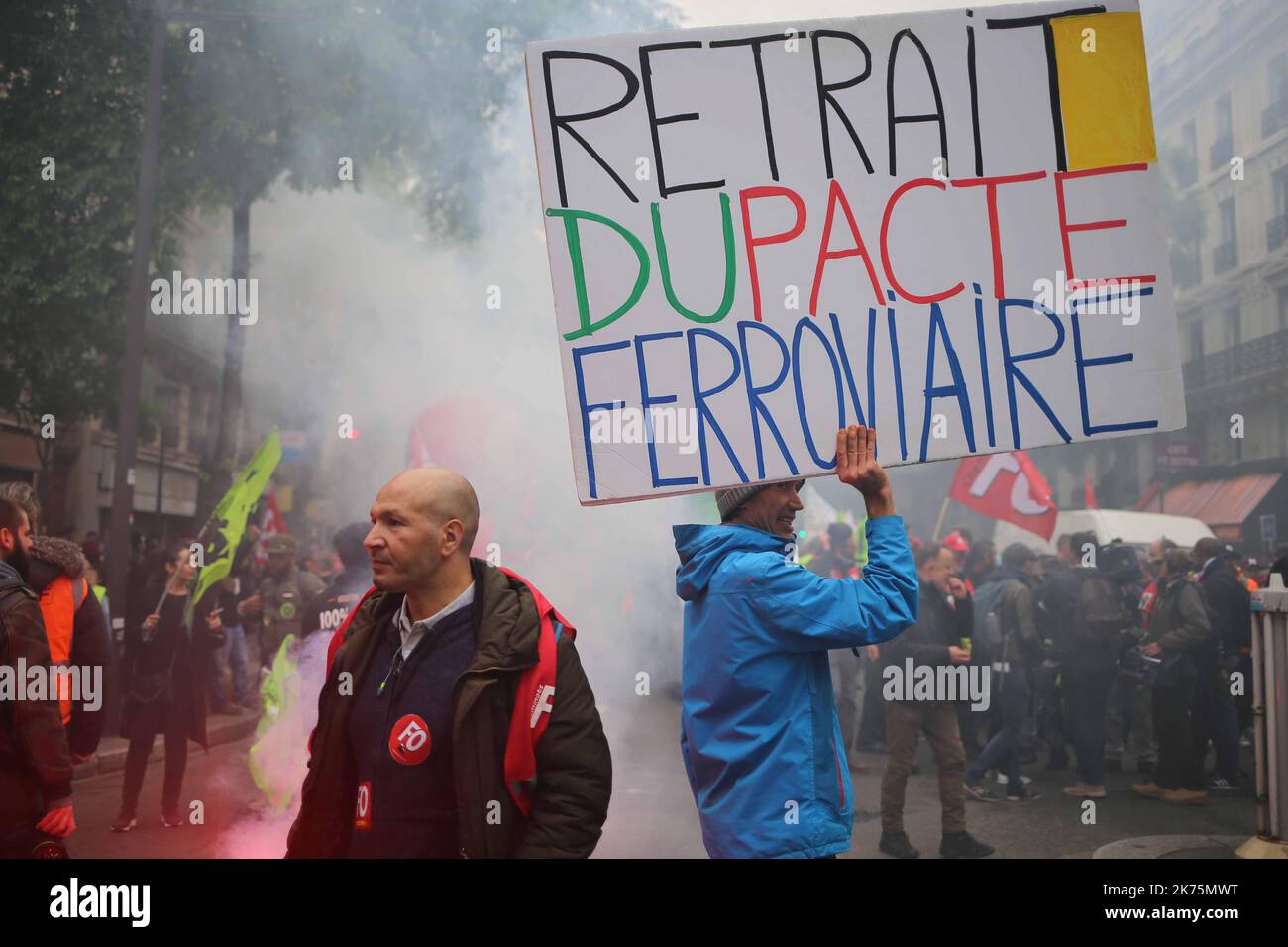 Manifestation des cheminots à Paris, France sur 14 mai 2018. ÉNicolas Joubert/Wostok presse/Maxppp 14/05/2018 Paris, France manifestation des cheminots a Paris au 16 eme jour de greve manifestation des cheminots à Paris Banque D'Images