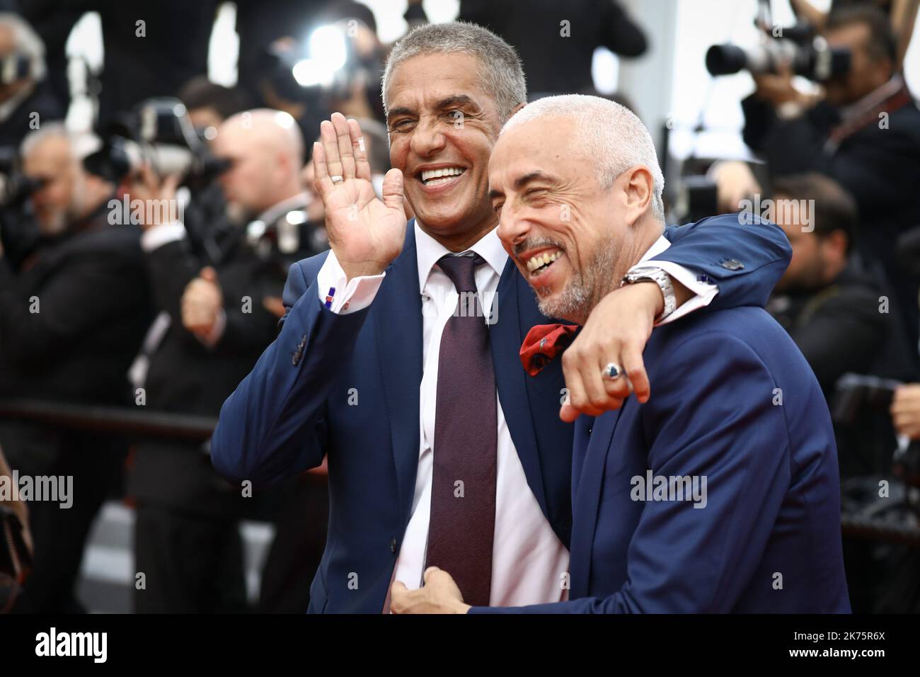 Larbi Naceri (à gauche) et Samy Naceri participant à la première de l'arbre de poires sauvages qui s'est tenue au Festival de Cannes 71st sur 18 mai 2018. Banque D'Images