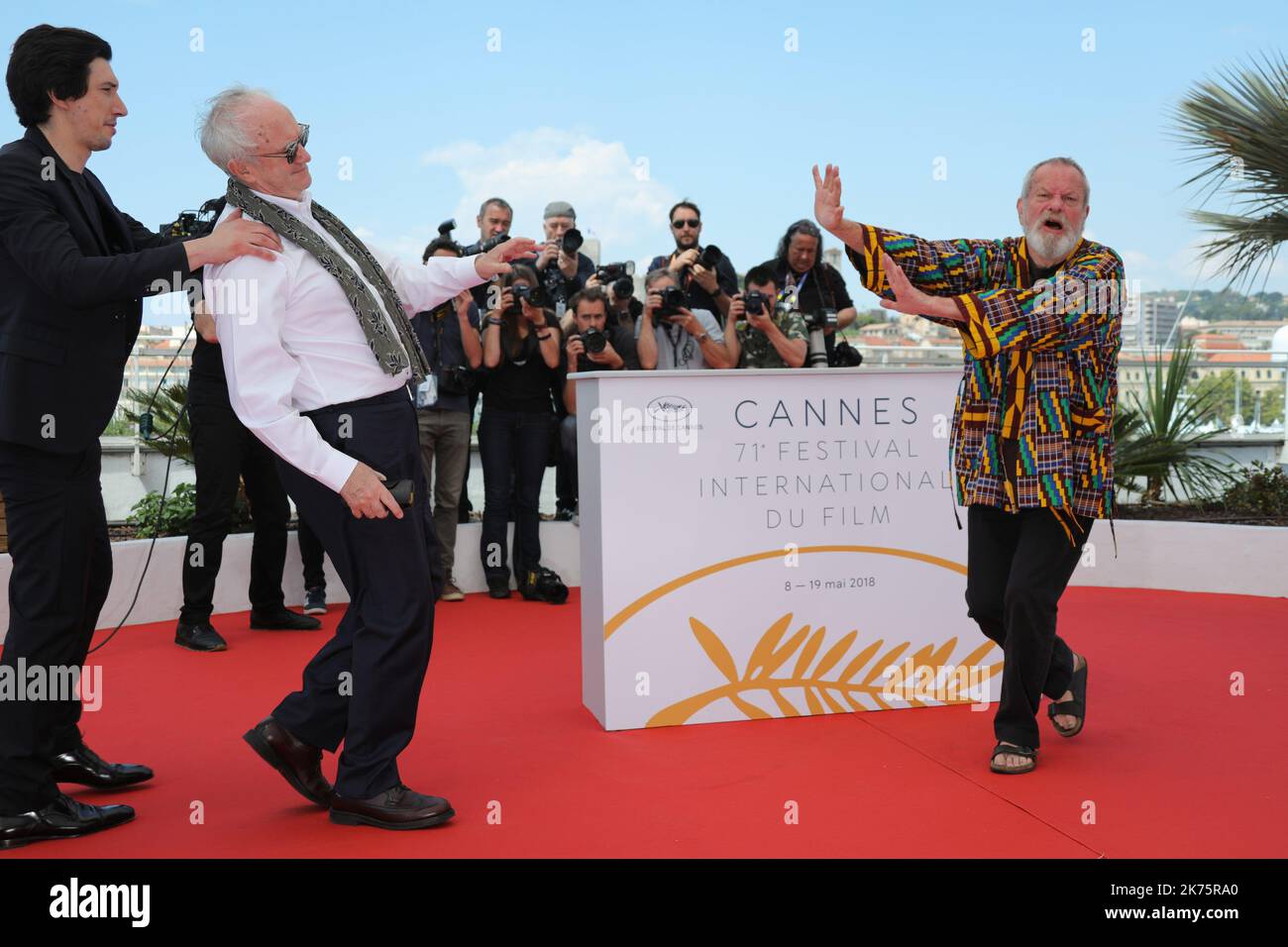 La troupe assistant à l'homme qui a tué Don Quichotte Photocall lors du Festival de Cannes 71st Banque D'Images