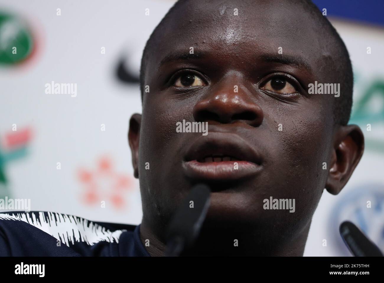 Benjamin Mendy à une conférence de presse de l'équipe nationale française au Centre Clairefontaine sur 30 mai 2018.©PHOTOPQR/LE PARISIEN ; Stage de préparation de l'équipe de France de football avant le coupe du monde 2018 en Russie. Photo d'équipe officielle. Ngolo Kanté en conférence de presse Banque D'Images