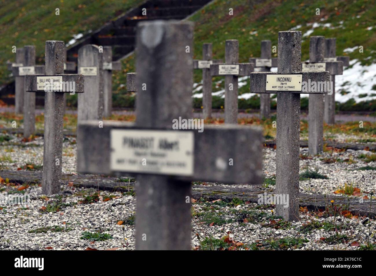 Restauration du camp de concentration de la Seconde Guerre mondiale en France sur 31 octobre 2018. REPUBLICAIN/C JACQUOT ; SECONDE GUERRE MONDIALE - ALLEMAGNE NAZI - SS - MASSACRE - CRIMES DE GUERRE - JUIFS - CAMP DE CONCENTRATION - DEPORTES la nécropole nationale, où reposent les corps de 1 118 English(s) mort(e)s en déportation. Natzweiller, le 31 octobre 2018. Photo Cédric Jacquot - le camp de concentration de Struthof de la Seconde Guerre mondiale est restauré Banque D'Images