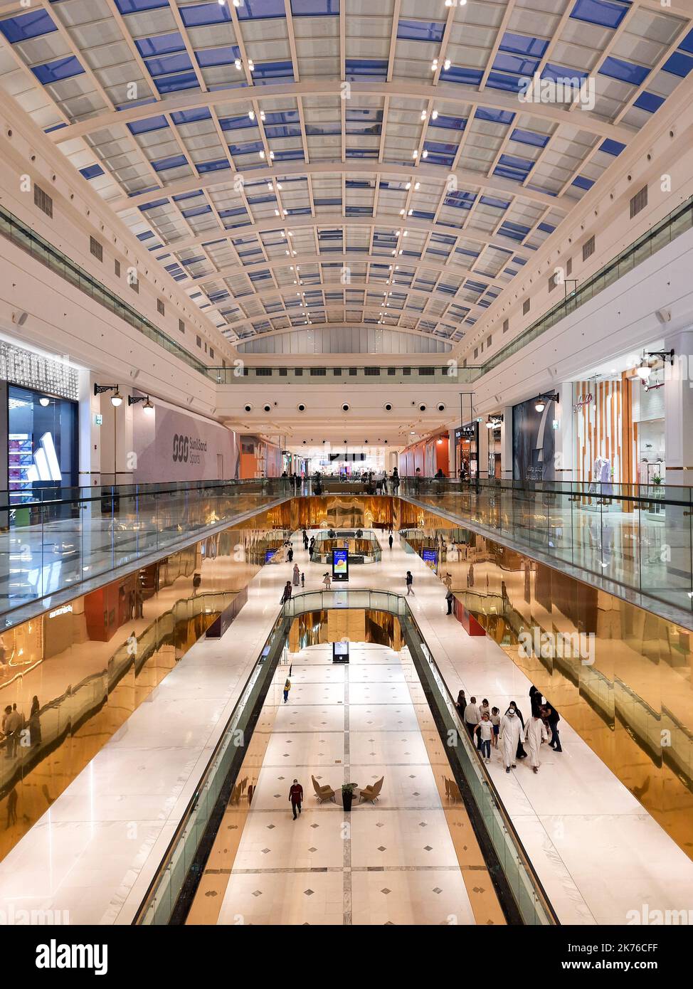 Place Vendôme Mall à Lusail City. La place Vendôme accueille 2 hôtels de luxe cinq étoiles, des appartements équipés, avec jusqu'à 600 points de vente différents. Banque D'Images