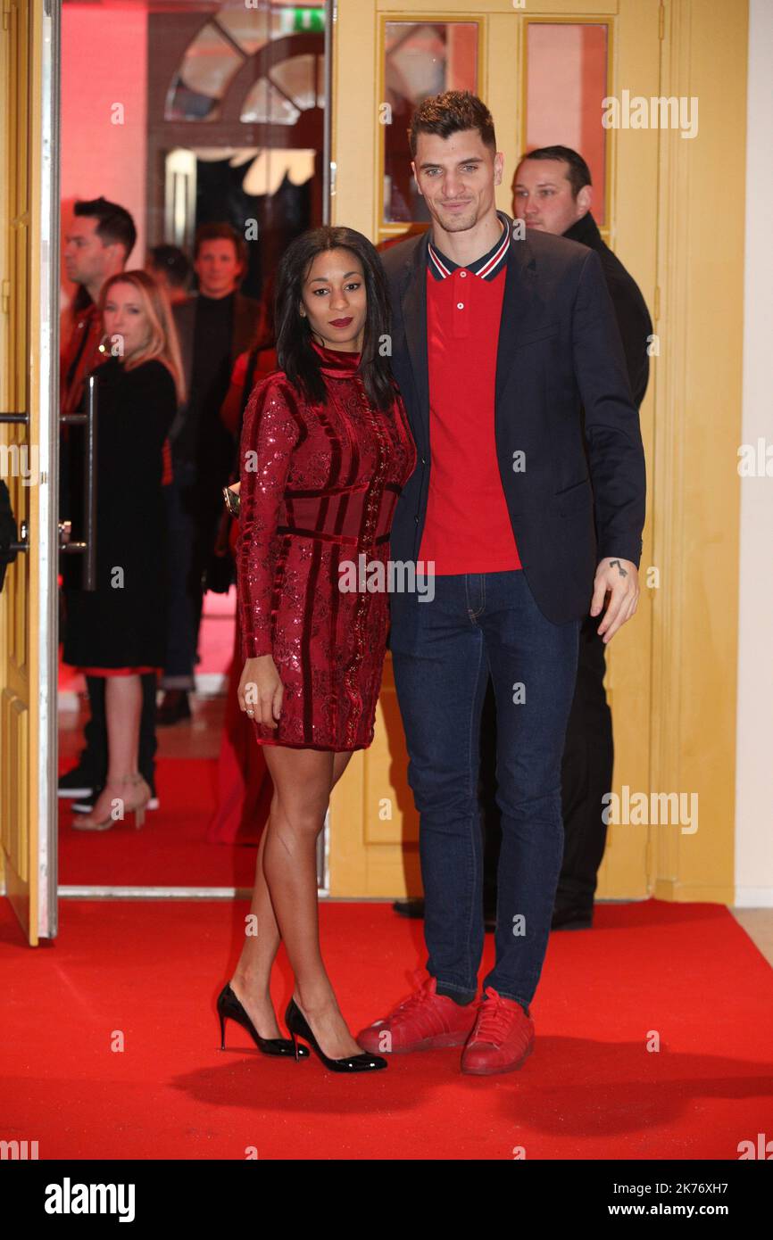 Le Jr Neymar de Paris Saint-Germain organise une fête d'anniversaire pour ses amis et sa famille, et ses collègues à Paris, France sur 4 février, 2018Thomas Meunier et sa compagnie Deborah Panzokou Banque D'Images