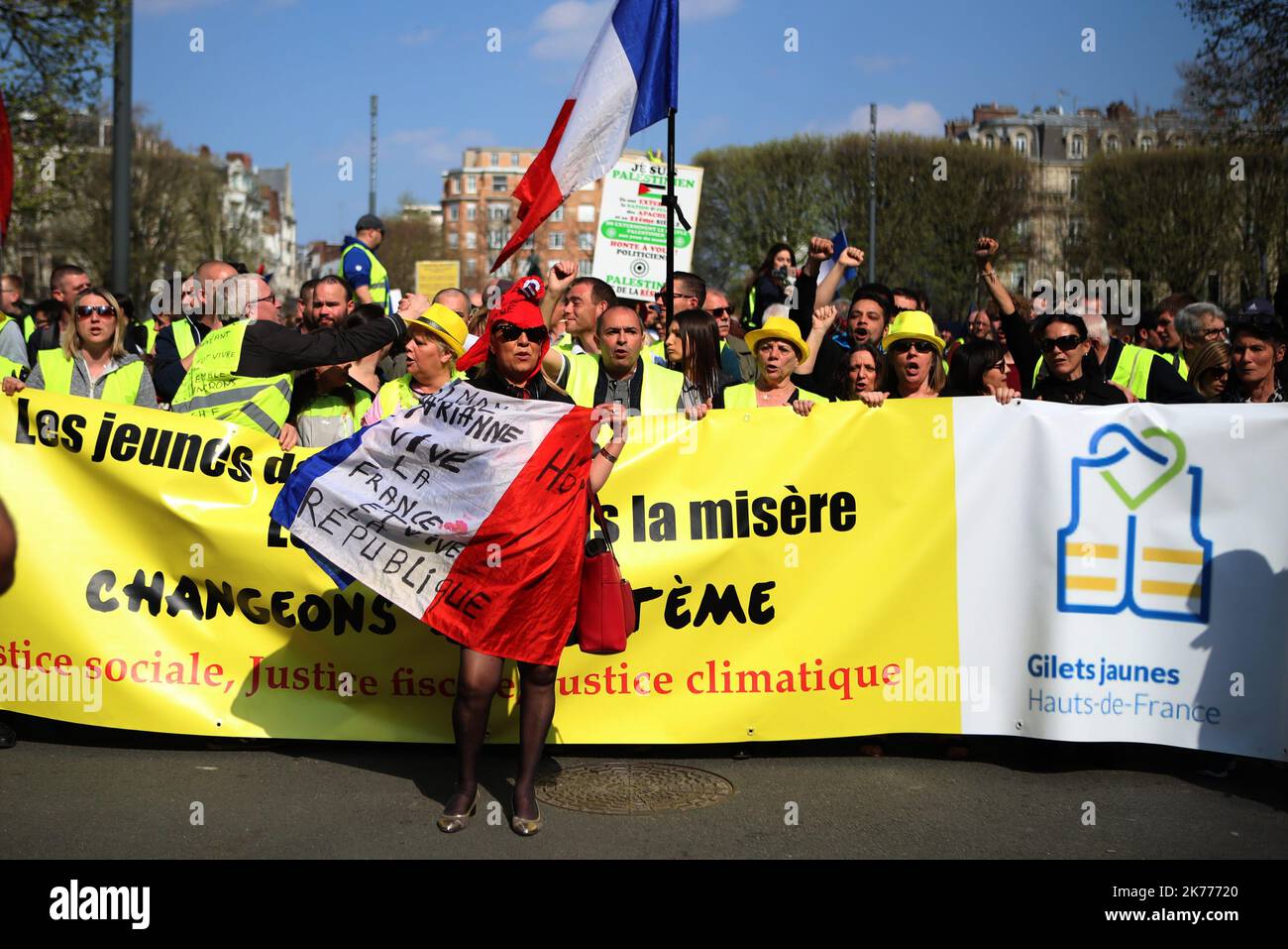 Manifestation dans le cadre d'un samedi consécutif de 20th manifestations organisées par le mouvement des gilets jaunes (gilets jaunes) sur 30 mars 2019. Banque D'Images
