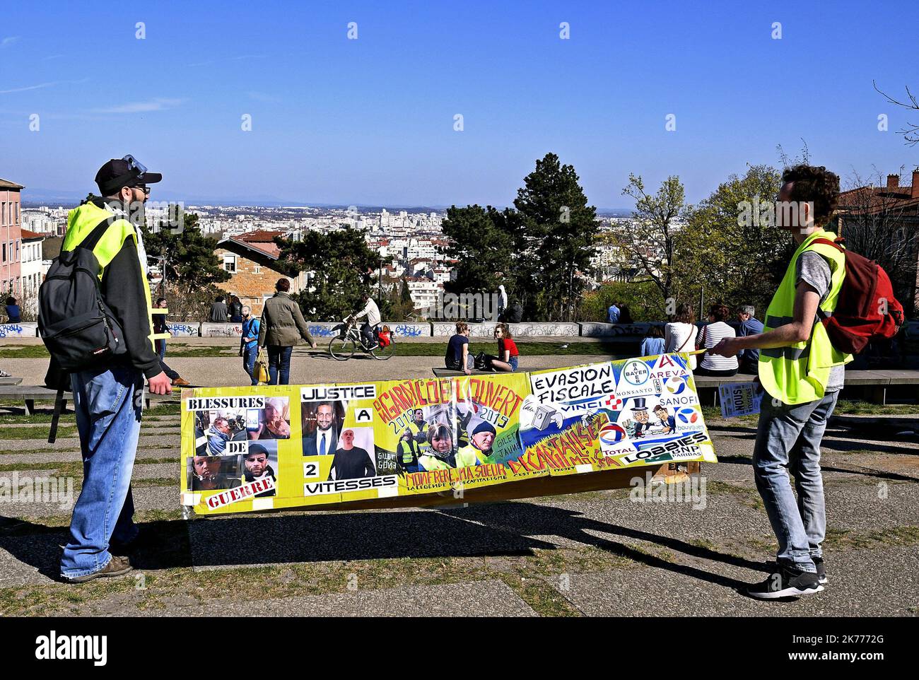 Manifestation dans le cadre d'un samedi consécutif de 20th manifestations organisées par le mouvement des gilets jaunes (gilets jaunes) sur 30 mars 2019. Banque D'Images