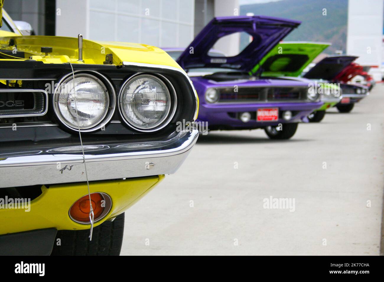 Classis muscle Cars au salon de l'auto Banque D'Images