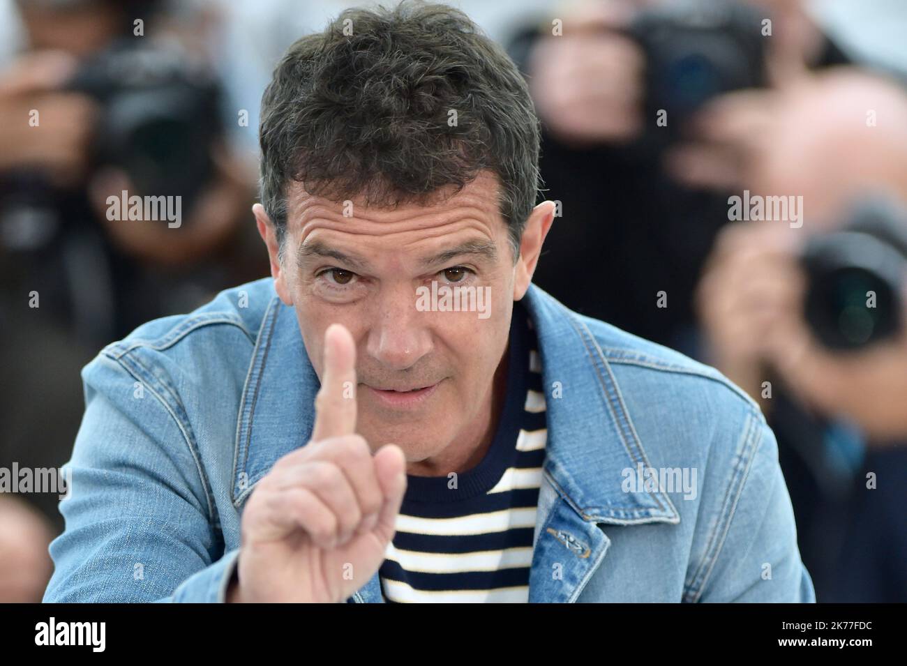 Antonio Banderas assistant au photocall pour la douleur et la gloire lors du Festival annuel du film de Cannes 72nd sur 18 mai 2019 Banque D'Images