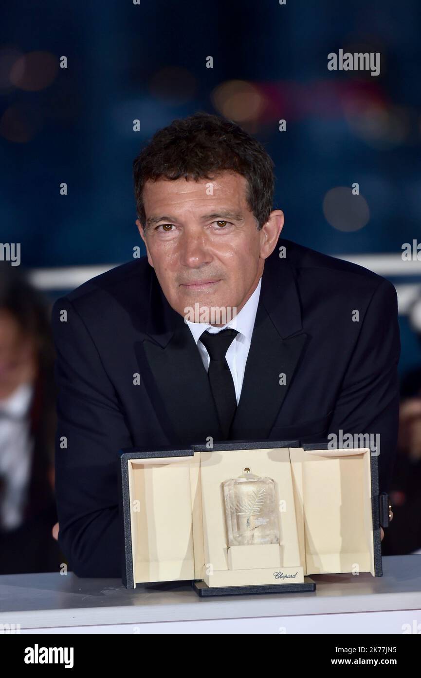 Antonio Banderas , lauréat du prix du meilleur acteur pour Dolor y ...