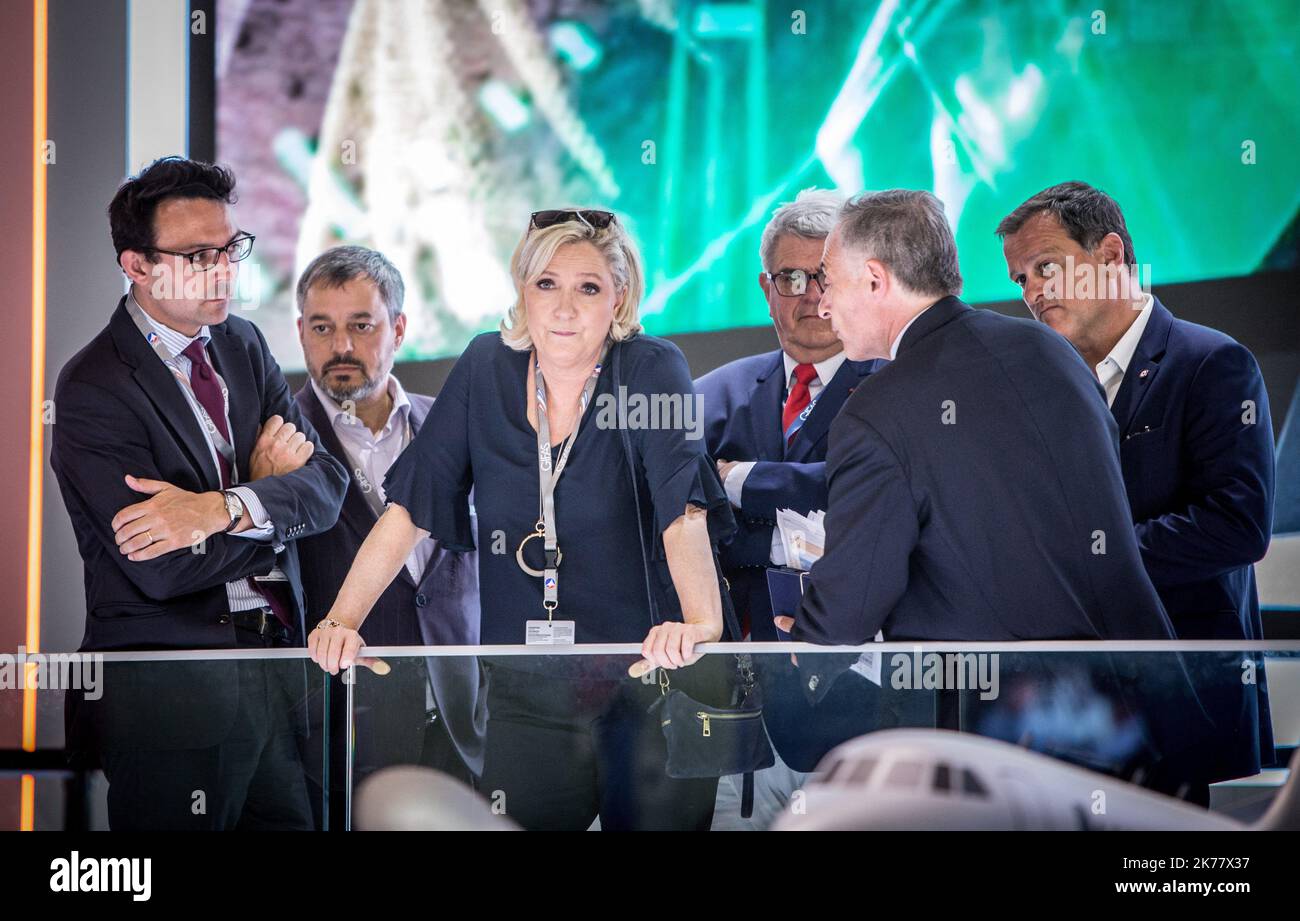 Marine le Pen visite le salon International de l'Air de Paris 53rd au Bourget Banque D'Images