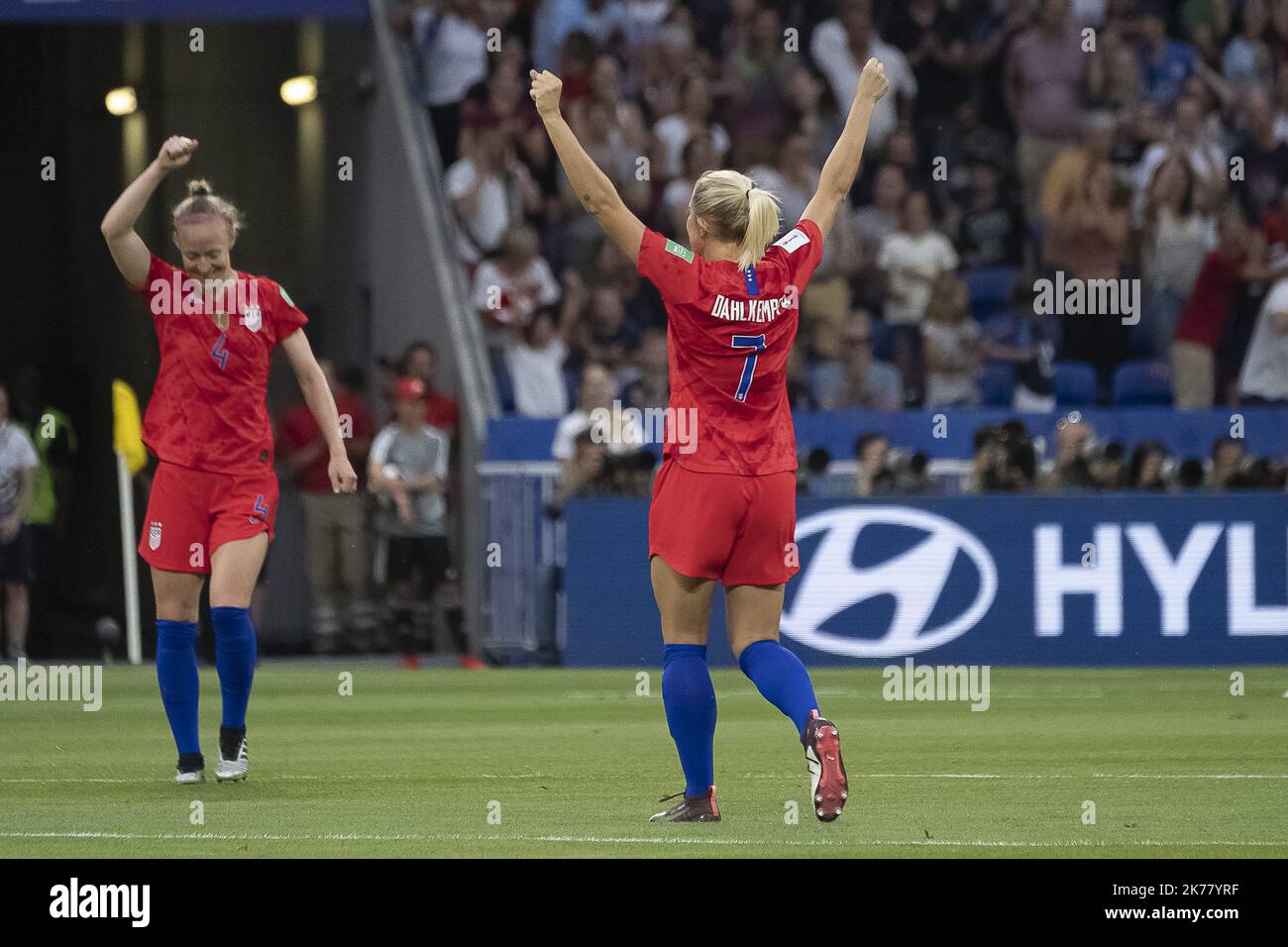 'Becky' Sauerbrunn (Etats-Unis, défenseure, club : Utah Royals) Abigail Lynn 'Abby' Dahlkemper Banque D'Images