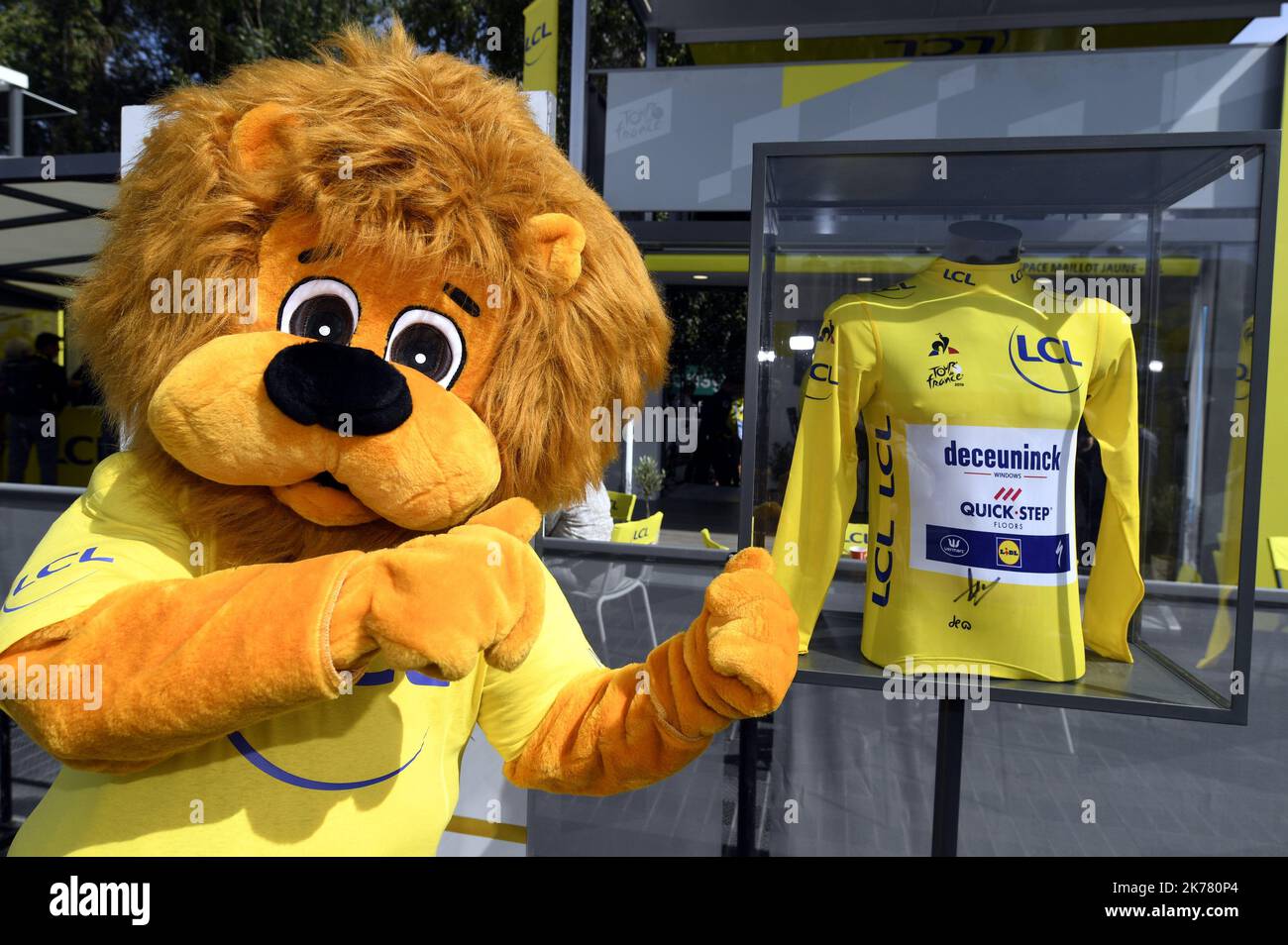LCL (le Crédit Lyonnais) véhicule lion Tour de France la caravane