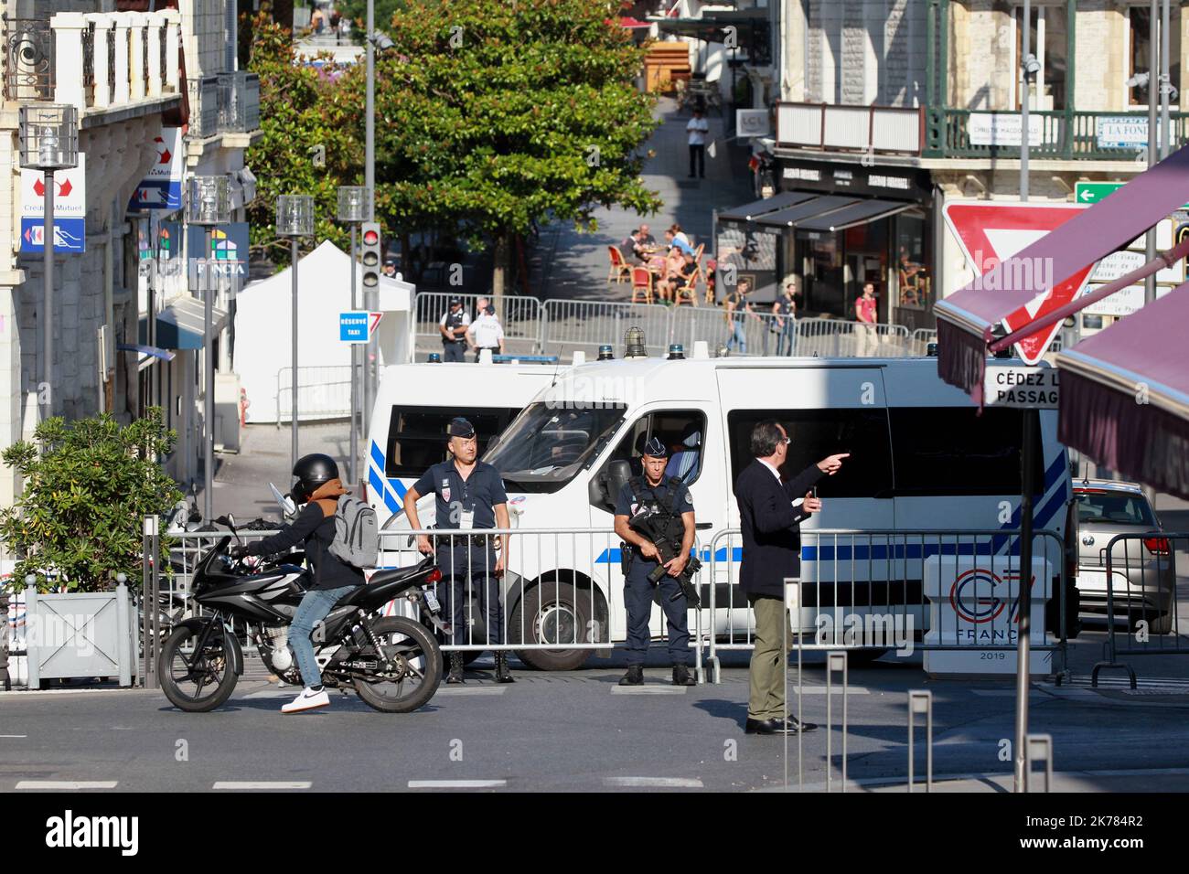 sommet du G7 Biarritz sous la cloche barrage de la zone1 avenue de verdun PHOTO : Chopin Jean Daniel G7 Biarritz : plus de 13 200 policiers en alerte sécurité AOÛT 23 2019 Banque D'Images