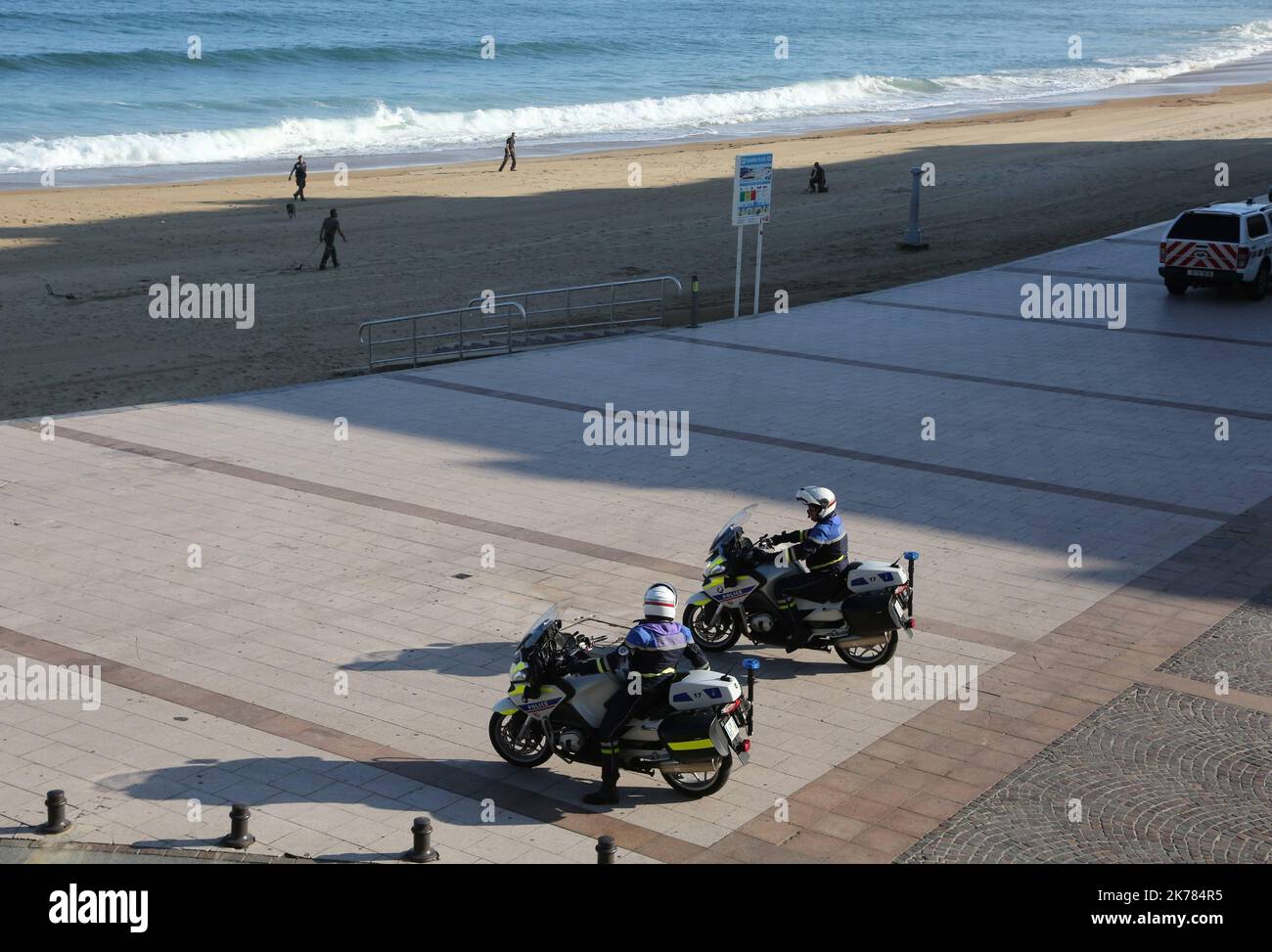 somme du G7 Biarritz sous la Grande plage avec les démoeurs de la gendarmerie PHOTO : Chopin Jean Daniel G7 Biarritz: Plus de 13 200 policiers en alerte de sécurité AOÛT 23 2019 Banque D'Images