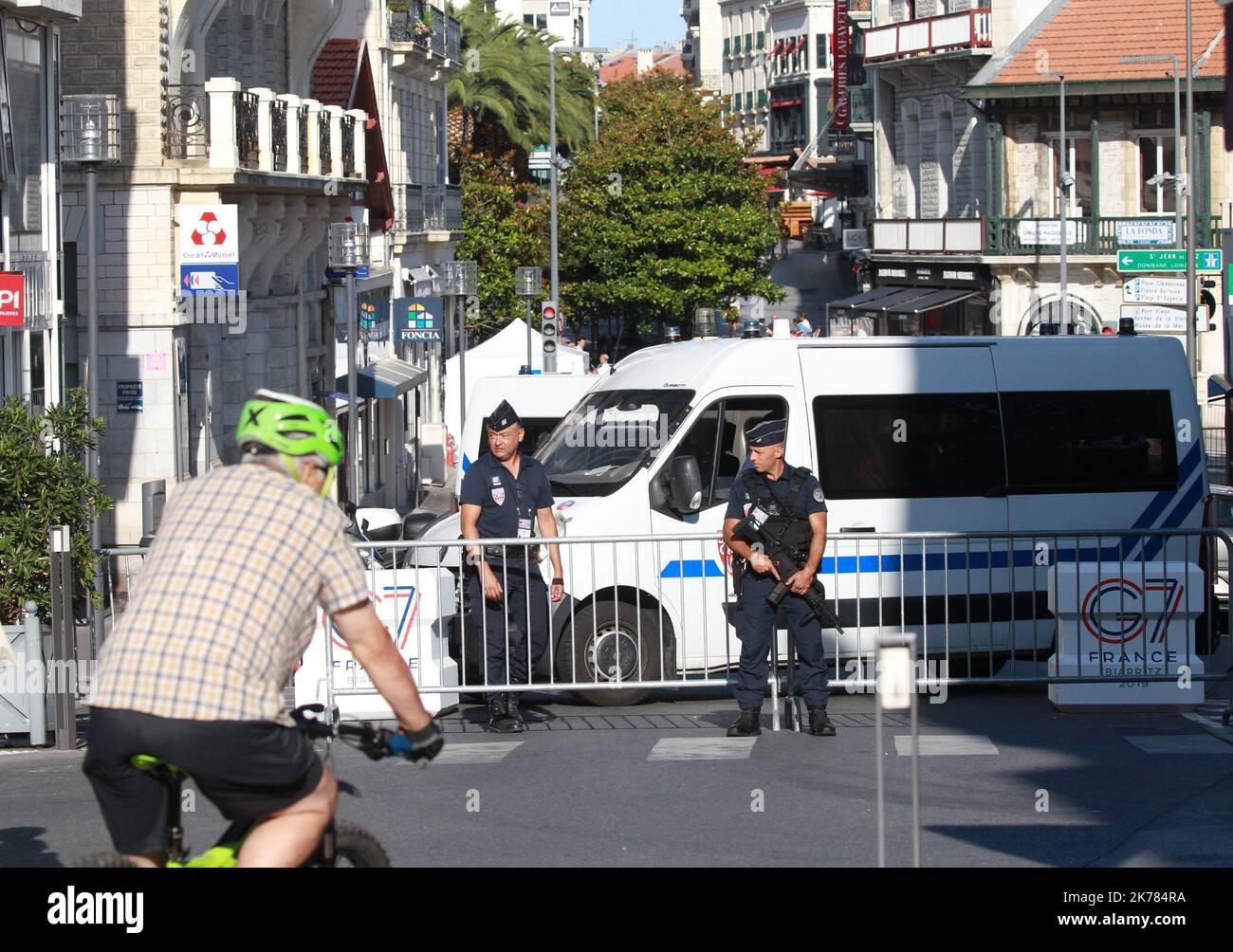 sommet du G7 Biarritz sous la cloche barrage de la zone1 avenue de verdun PHOTO : Chopin Jean Daniel G7 Biarritz : plus de 13 200 policiers en alerte sécurité AOÛT 23 2019 Banque D'Images
