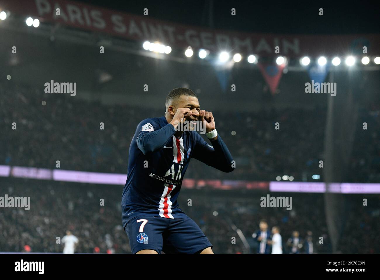 PSG / Olympique de Marseille joie de Kylian Mbappe après son second but au 11th jour de la Ligue 1 Conforama, entre Paris Saint Germain (PSG) et Olympique Marseille (OM), 27 octobre 2019 Banque D'Images