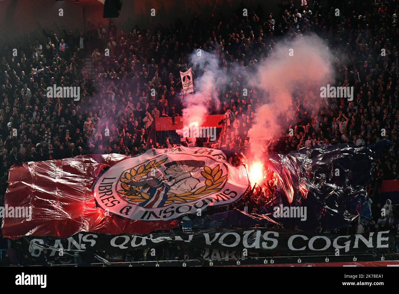 Olympique de Marseille les banderoles des ultras de la capitale pendant le 11th jour de la Ligue 1 Conforama, entre Paris Saint Germain (PSG) et Olympique Marseille (OM), 27 octobre 2019 Banque D'Images